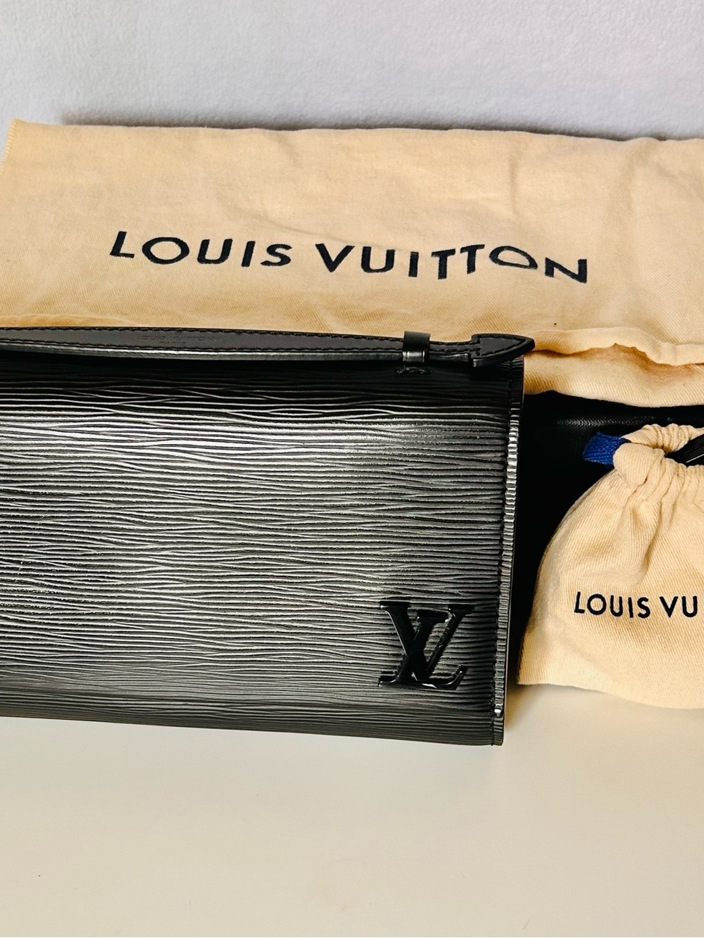 Louis Vuitton w Receipt Black Epi Leather Rare Clery Crossbody Purse